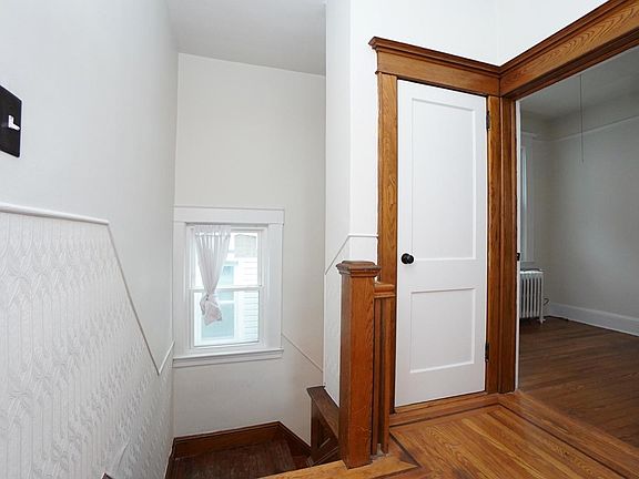 3rd image of 201 Westervelt Ave #2