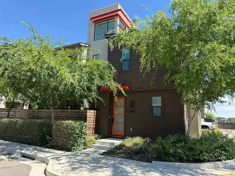 5889 Abbott St — Photo 1