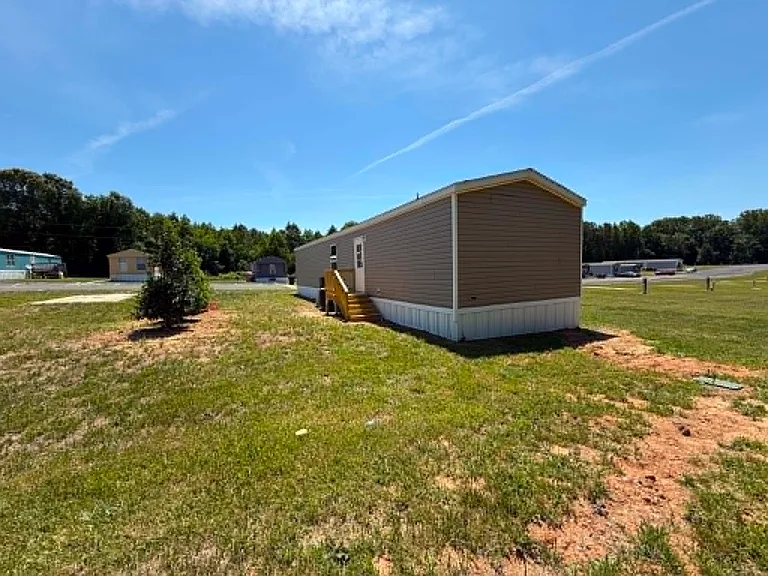 150 Dawn Dr — Photo 2