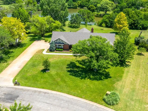 1408 S Twisted Oak Cir, Wichita, KS 67230