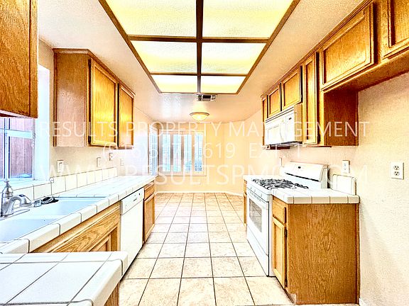 4th image of 3413 Cobblestone Dr