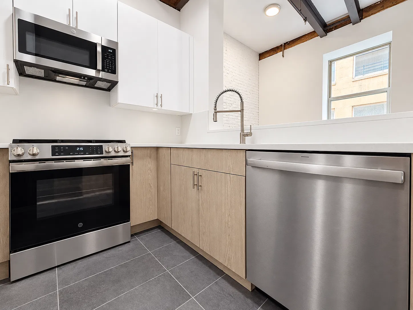 275 Park Ave — Photo 3