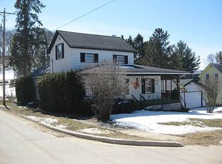 126 South St, Cazenovia, WI 53924