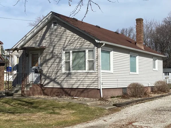 1424 E Broadway St, Streator, IL 61364