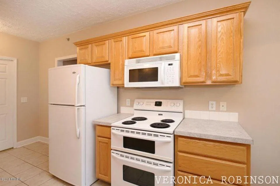 2 bed, 1056 sqft, $1,500 — Photo 2