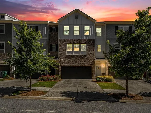 2796 White Oak Ln, Decatur, GA 30032