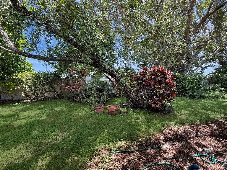 2400 E Aragon Blvd #2 — Photo 21