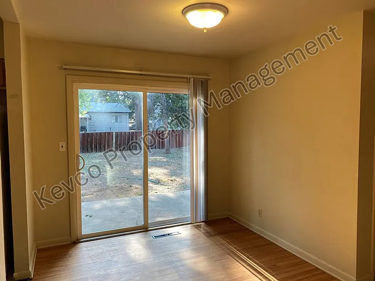 1313 Fairview Dr — Photo 5