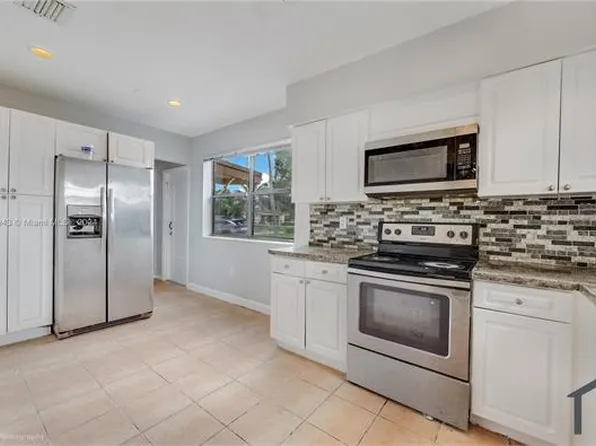 19225 NW 23rd Ave, Miami Gardens, FL 33056