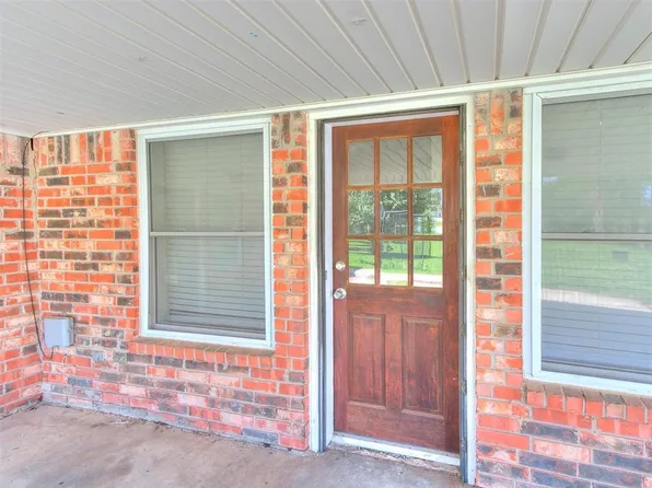 5920 N Macarthur Blvd, Warr Acres, OK 73122