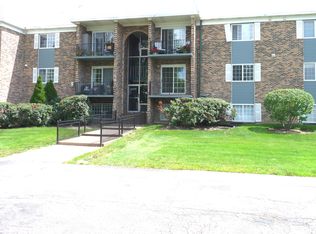 1619 N Windsor Dr APT 212, Arlington Heights, IL 60004