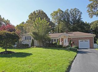 232 Rutledge Dr, Red Bank, NJ 07701
