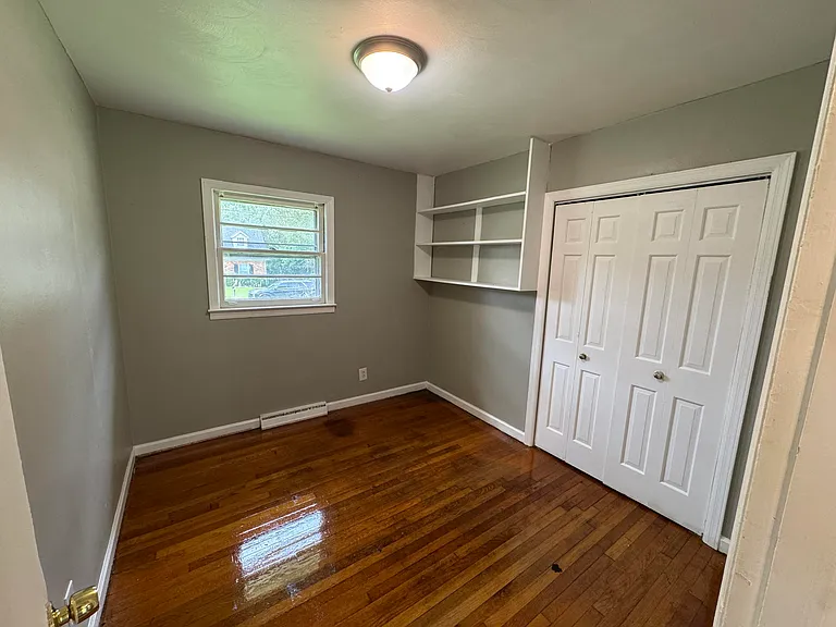 587 Arlington Rd — Photo 4