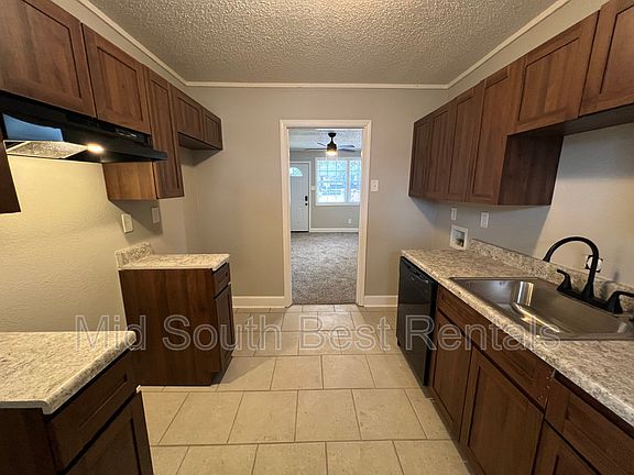 3rd image of 3051 Waynoka Ave