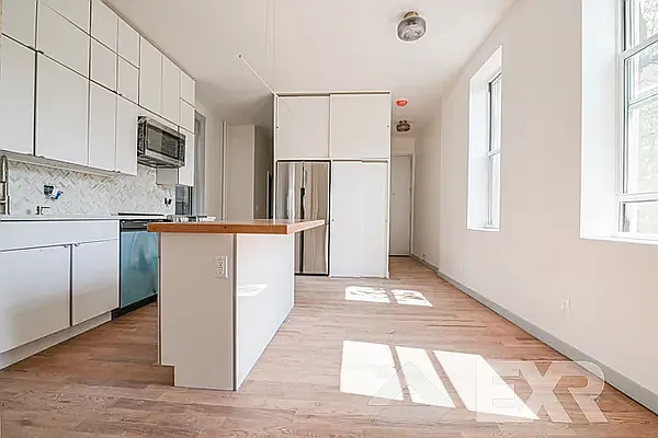 Rented by EXR | media 23