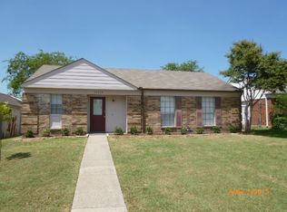 10233 Oak Gate Ln, Dallas, TX 75217