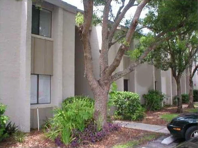 137 Springwood Cir #D — Photo 2