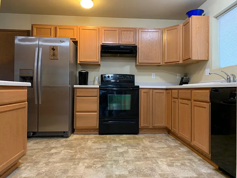 2262 SW Lazuli St — Photo 3