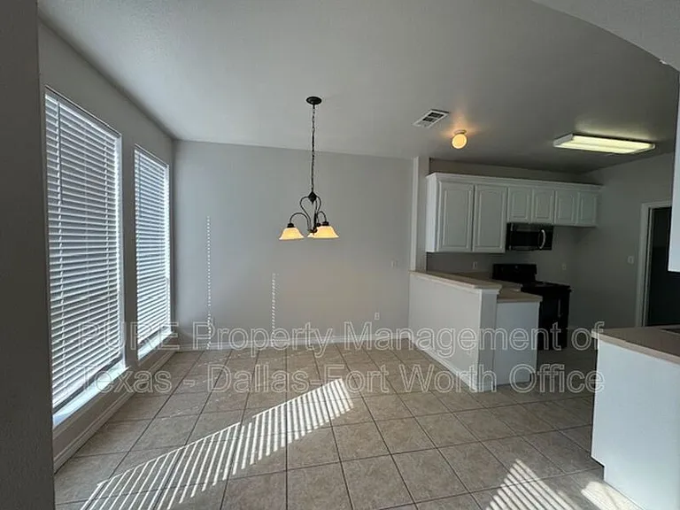 4008 Cottage Park Ct — Photo 3