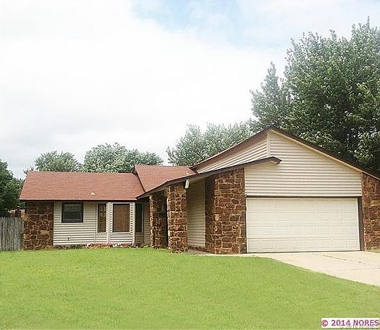 Huge Cul-de-sac offers premium privacy