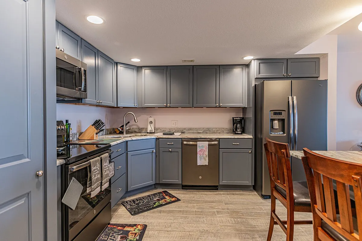 Building Photo - 800 S Gulfview Blvd #203