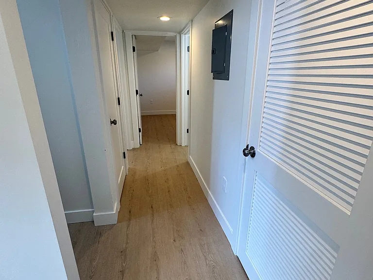 1838 W New York Dr — Photo 21