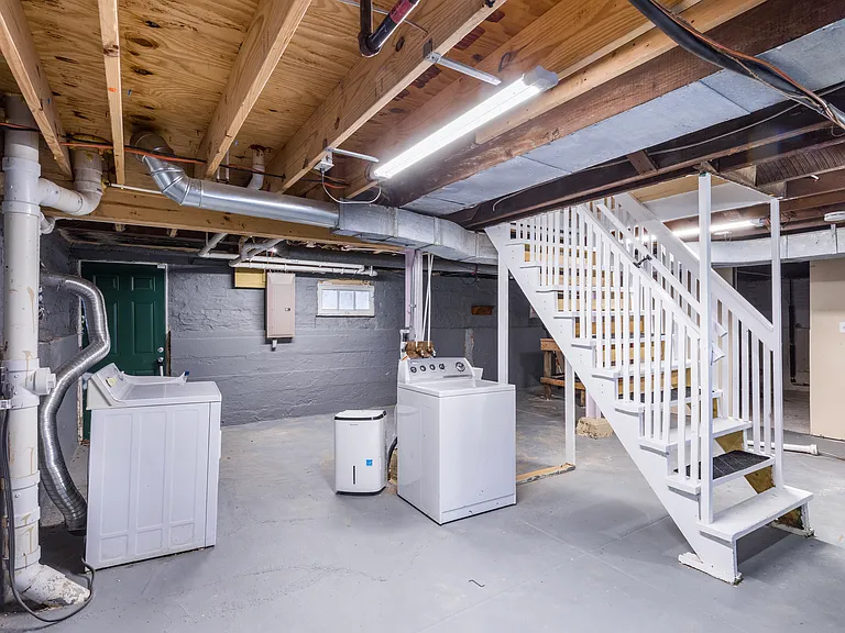 2262 Yale Ave — Photo 16