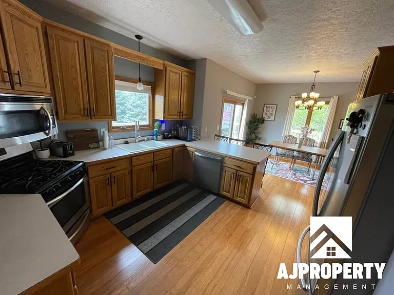 3105 S Dawley Cir #CIRCLE1 — Photo 10