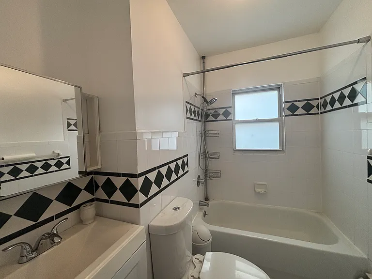 302 Nichols Ave #2 — Photo 10