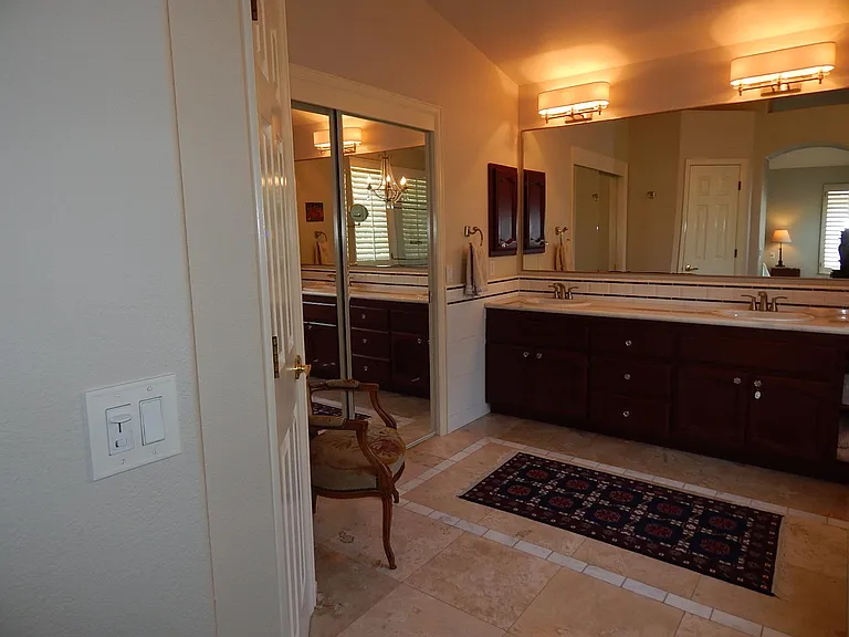 2913 Prado Ln — Photo 32