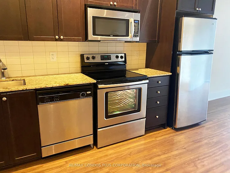560 Front St W #325 — Photo 5