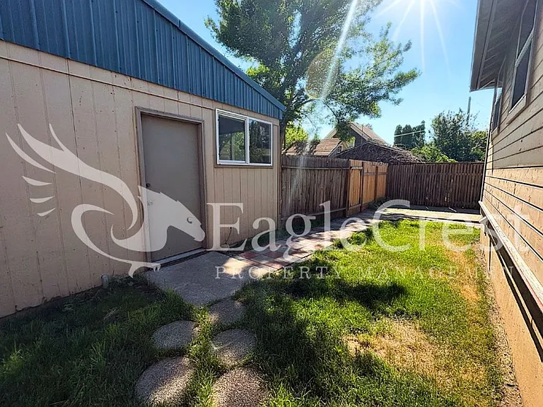 532 Washington St — Photo 7
