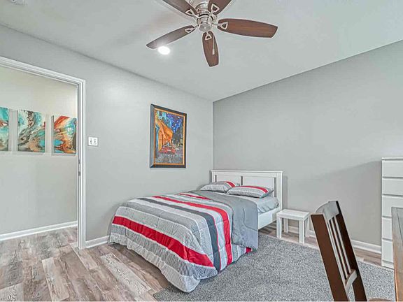 4th image of 23437 High Point St #47B