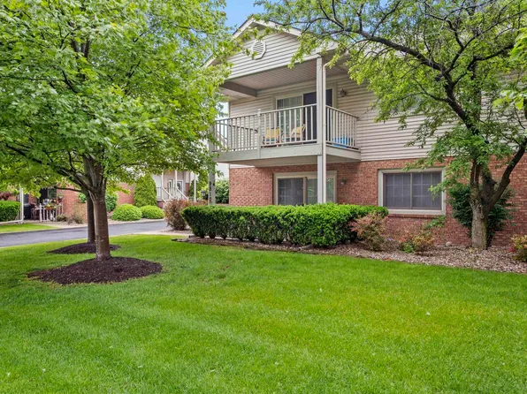 9810 Parkway Dr, Highland, IN 46322