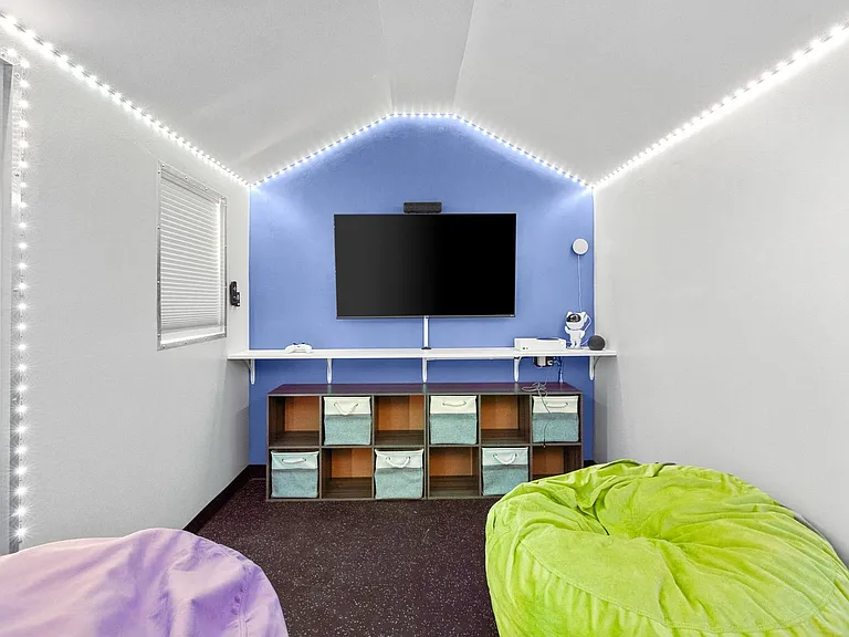 Building's Lounge