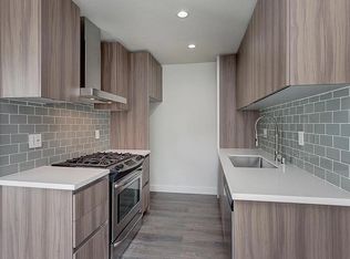 11040 Hesby St APT 205, North Hollywood, CA 91601