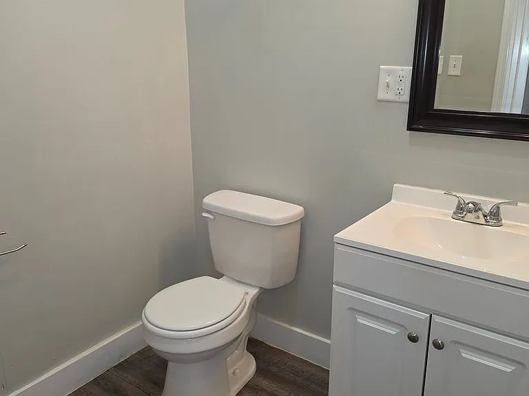 905 E Washington St — Photo 14