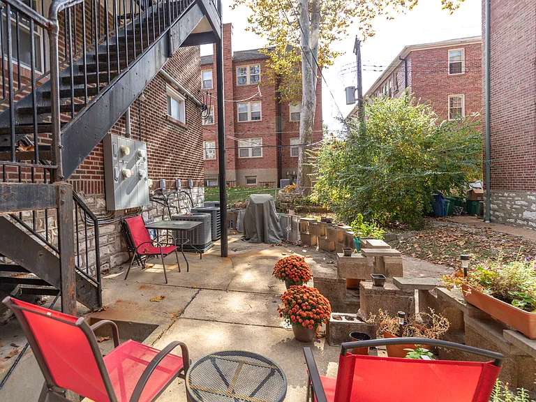 7542 Byron Pl #1 — Photo 25