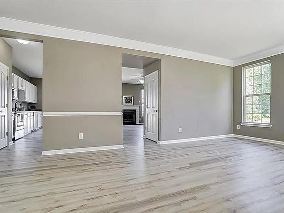 5th image of 7659 Bluff Point Ln