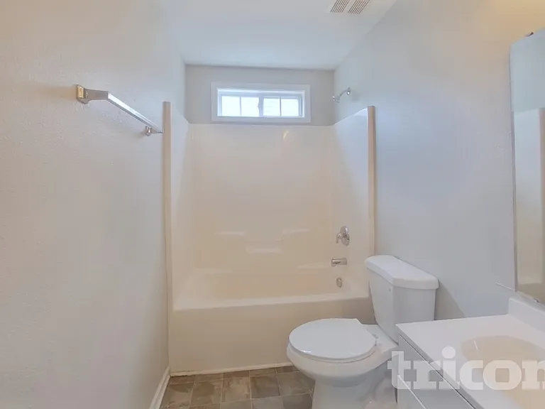 4504 Valendra Dr — Photo 17