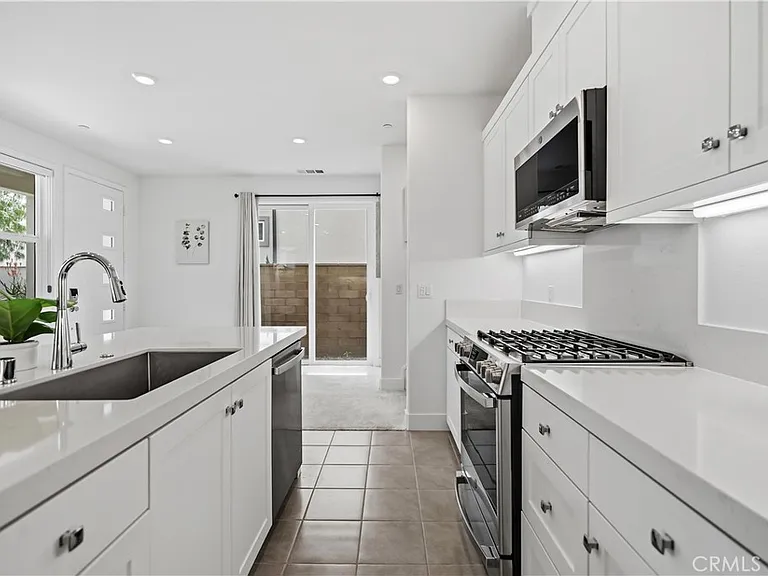 208 Yerba — Photo 10