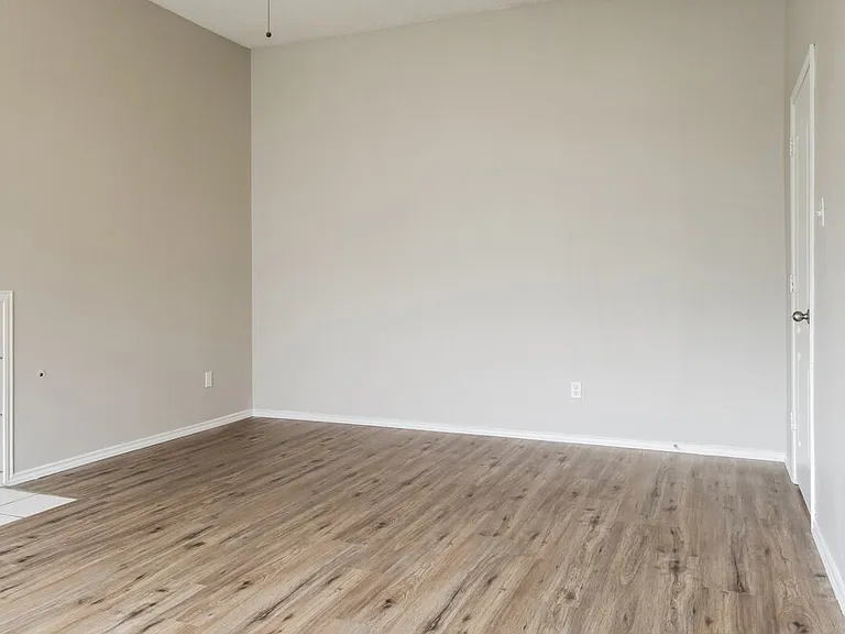 2864 Concho Trl — Photo 10