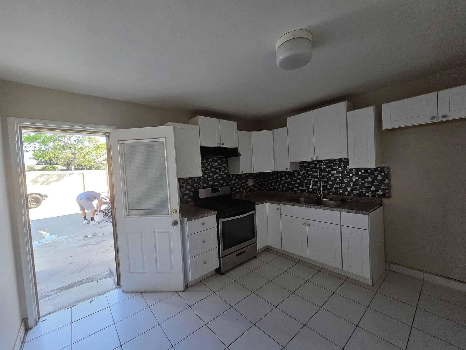 S Center St, Santa Ana — Photo 1