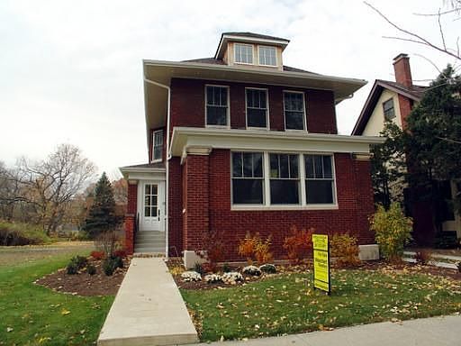 1st image of 2740 Eastwood Ave