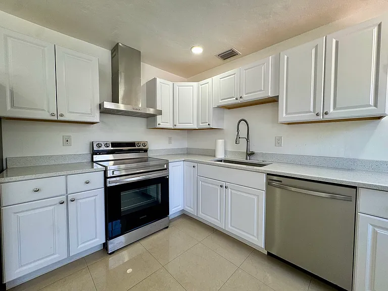 632 N M St #B — Photo 6
