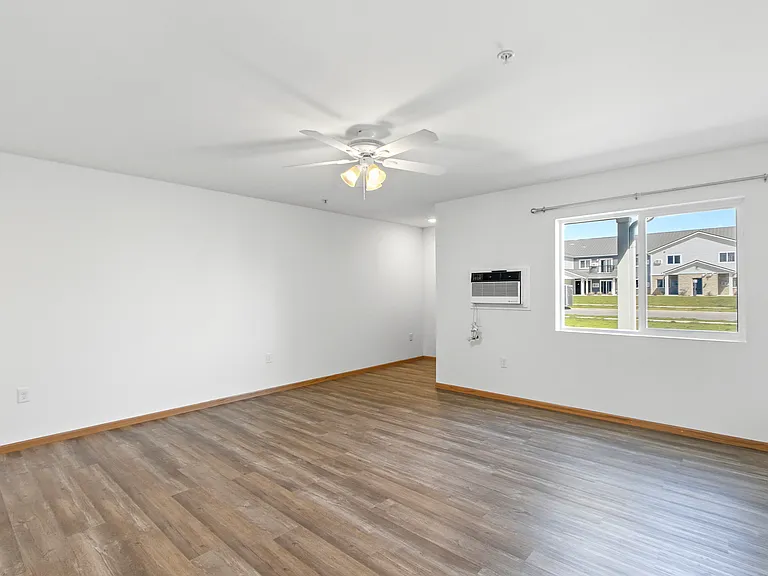 1440-1450 Peterson Dr — Photo 25