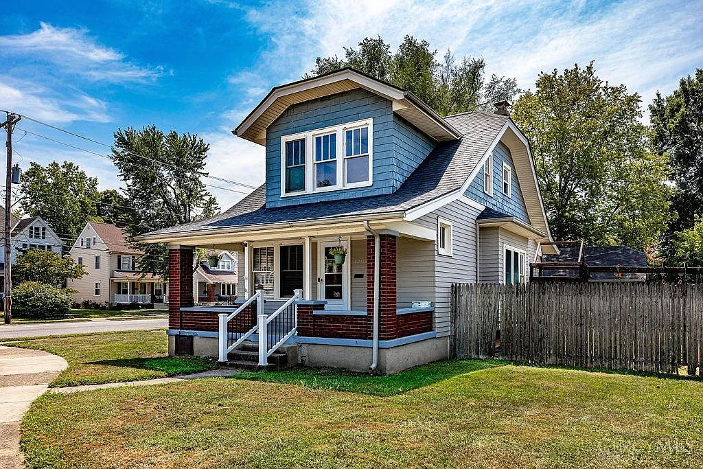 2701 Pleasant Ave photo 1