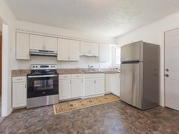 5th image of 613 E Linda Ln
