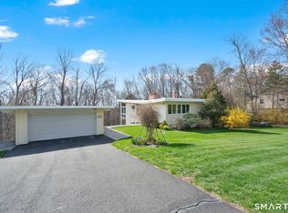 93 Cedar Ridge Dr, Glastonbury, CT 06033