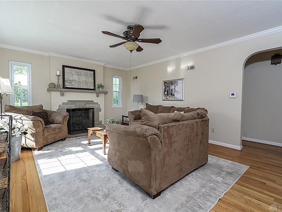 5th image of 1321 Delaine Ave